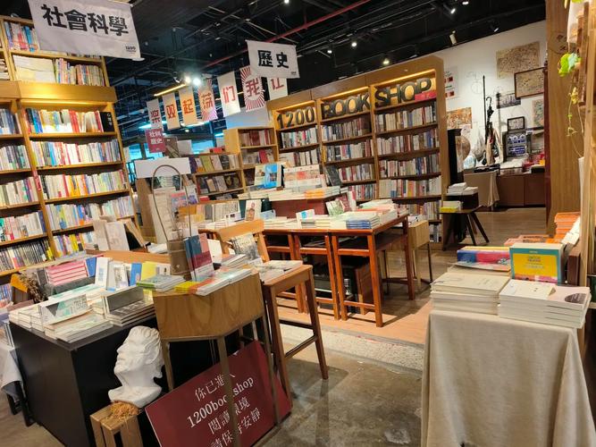 {“title”:“书畅网络 数字时代的精神栖息地”，“content”:“在信息洪流席卷一切的数字时代，网络早已不仅仅是工具或媒介，它逐渐演化为一种全新的生活场域。而在这个场域中，”书畅网络“所代表的，正是一种将阅读、书写与连接融为一体的精神生活方式。它既是对传统书写的致敬，也是对网络时代表达自由的拥抱。\n\n所谓”书畅“，意为书写流畅、畅所欲言；”网络“则指向互联、共享与无边界的传播空间。二者结合，孕育出一种独特的文化形态 每个人都可能成为作者，每一段思考都拥有被看见的可能。在简书这样的平台上，这种